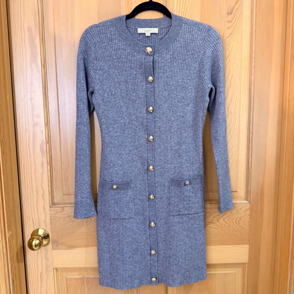 LOFT Cardigan Dress M Gray Ribbed Knit Gold Crest Button Front Long Sleeve